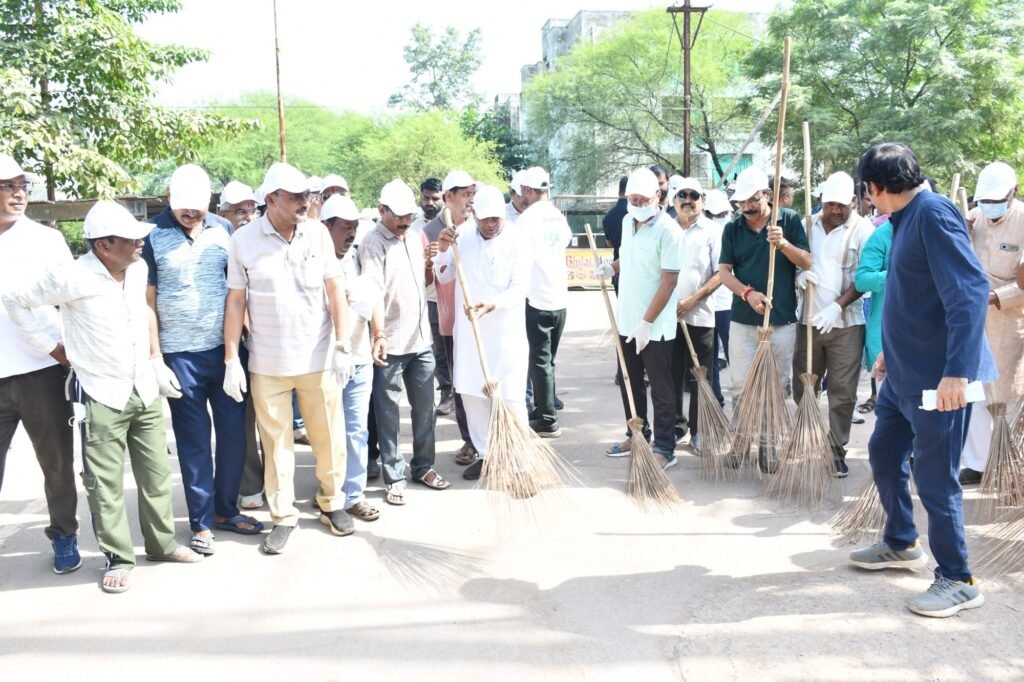 सेवा संकल्प अभियान: स्वच्छता ही सेवा अंतर्गत चला स्वच्छता अभियान